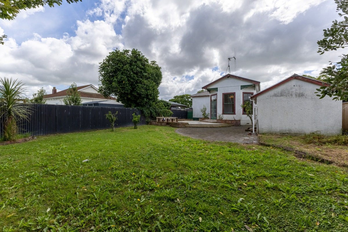 6 Worcester Street, West End, Palmerston North - Carousel 15