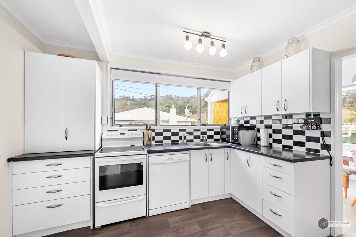 37A Raukawa Street, Stokes Valley, Lower Hutt - Carousel 2