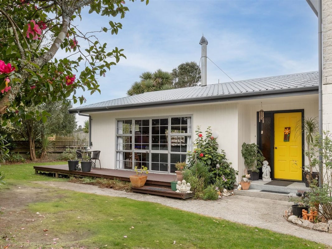 11 Cape Foulwind Road, Carters Beach, WESTPORT - Carousel 1
