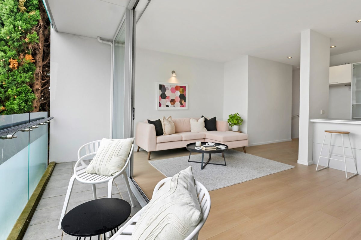 2/24 Westmoreland St West, Grey Lynn, Auckland - Carousel 1