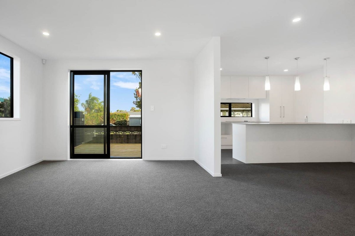 1/10 Shamrock Lane, Te Atatu Peninsula, Auckland - Carousel 2