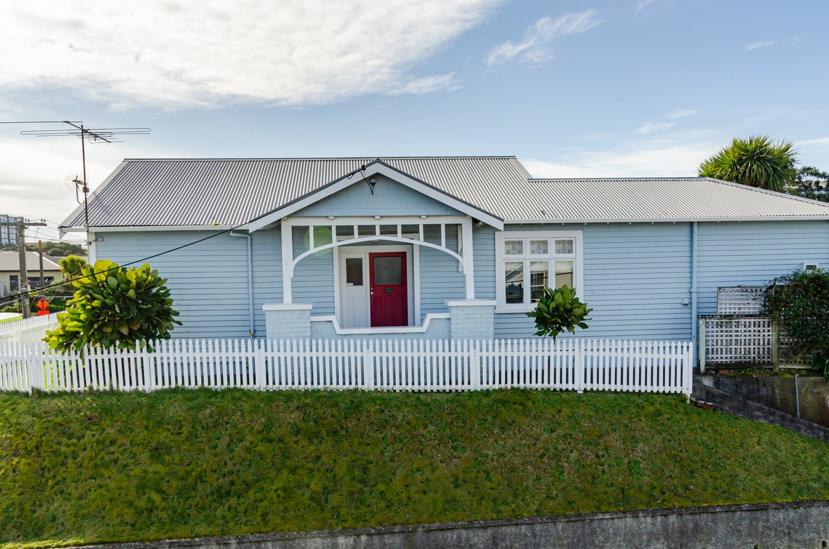 36 Te Wharepouri Street, Berhampore, Wellington - Carousel 1