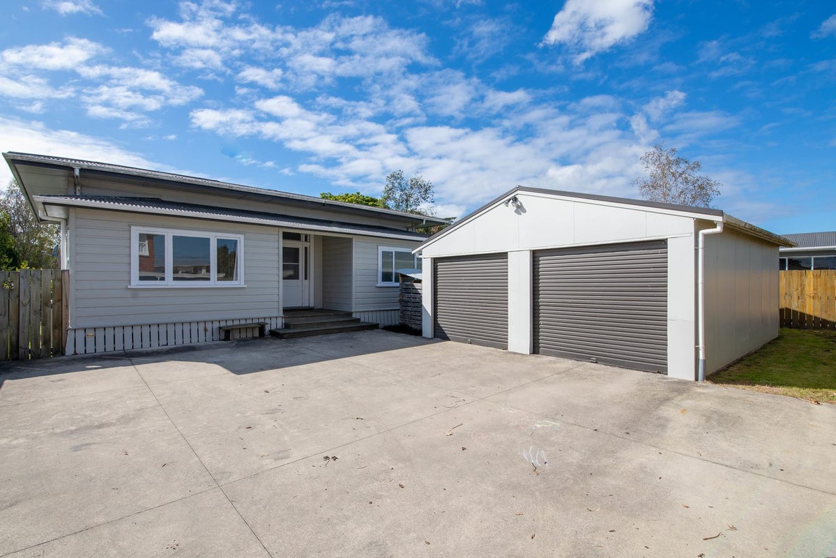1C Cooper Avenue, Holdens Bay, Rotorua - Carousel 1