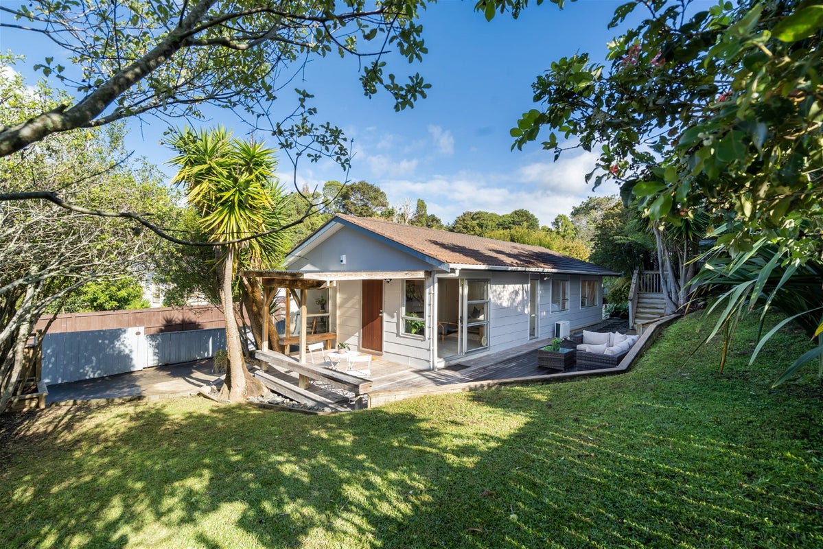 78 Stapleford Crescent, Browns Bay, Auckland - Carousel 1