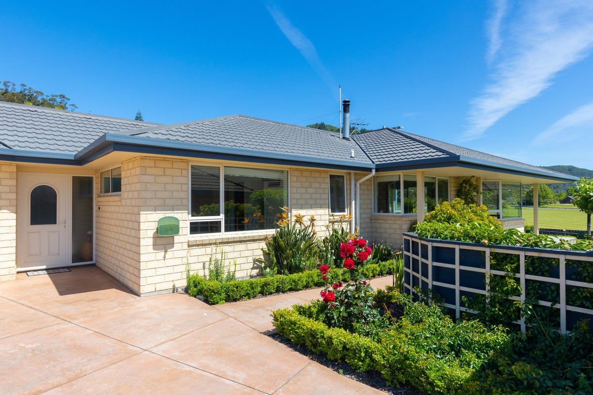 32 Admiralty Place, Waikawa, Picton - Carousel 2
