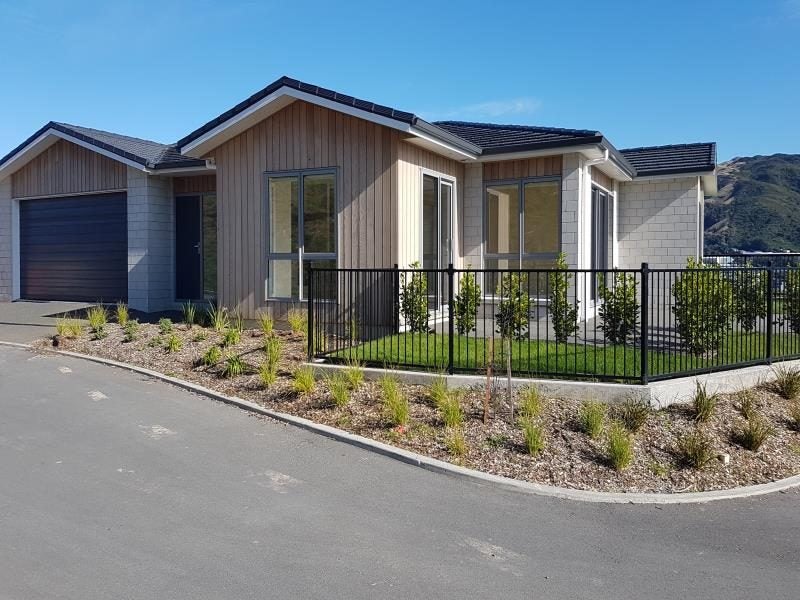 14 Omaka Place, Aotea, Porirua - Carousel 1