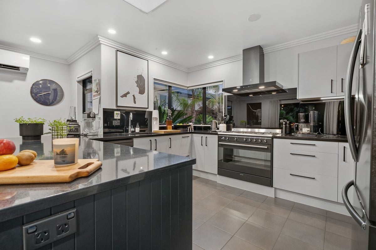 7 Woodleigh Place, Ohauiti, Tauranga - Carousel 2