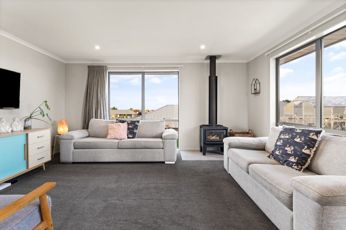 10 Lancaster Lane, Waldronville, Dunedin - Carousel 2