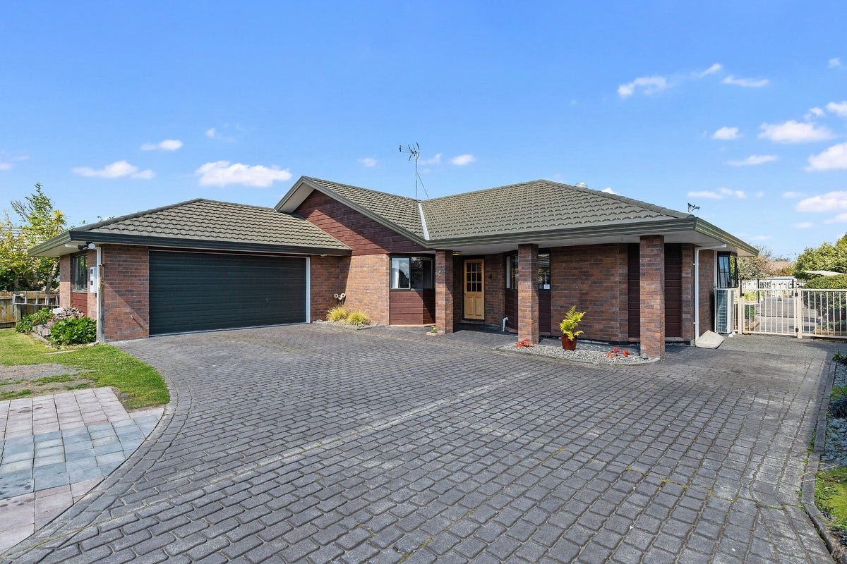 4 Farnah Green, Flagstaff, Hamilton - Carousel 2
