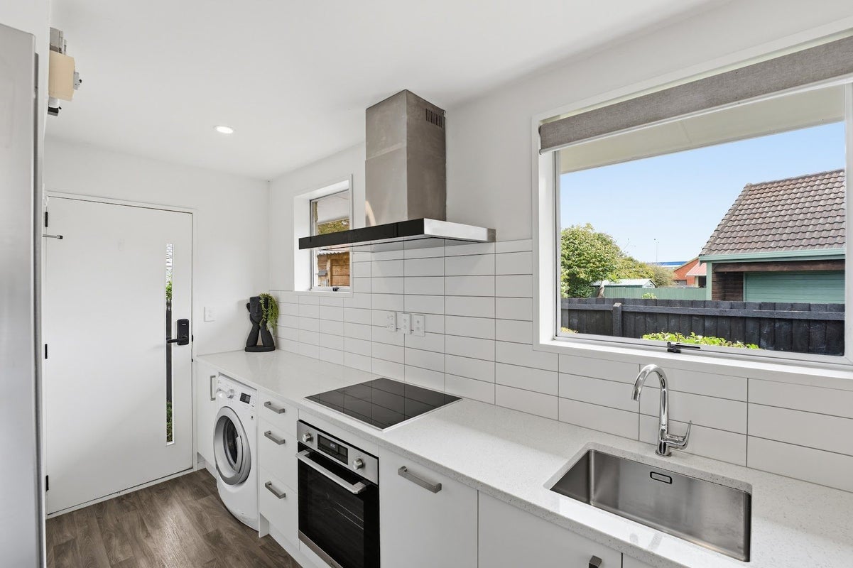 2/17B Prestons Road, Redwood, Christchurch - Carousel 1