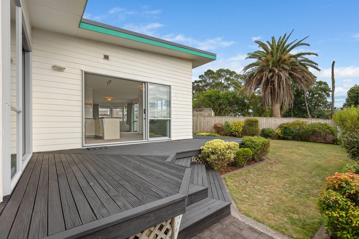 18A Raniera Street, Glen Avon, New Plymouth - Carousel 1