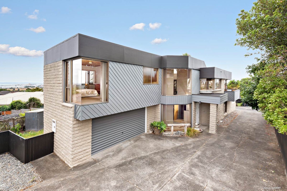 8 Sophora Place, Totara Heights, Auckland - Carousel 2