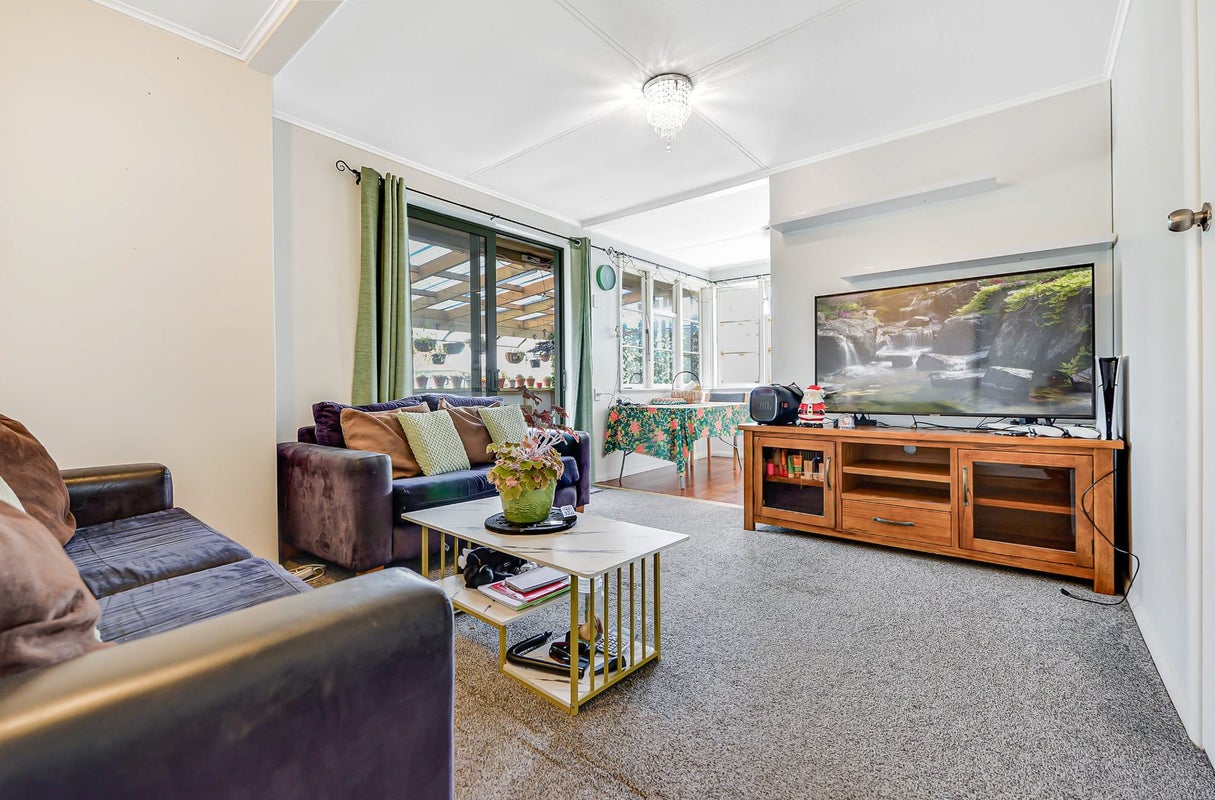 25 Rawlings Street, Bader, Hamilton - Carousel 2