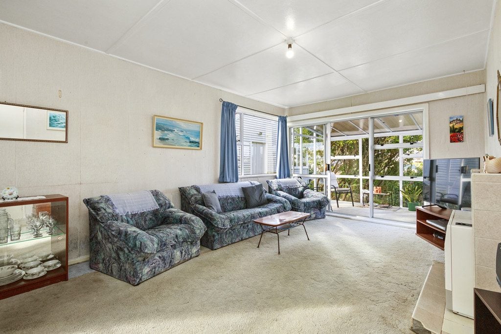 100 Moorefield Road, Johnsonville, Wellington - Carousel 1