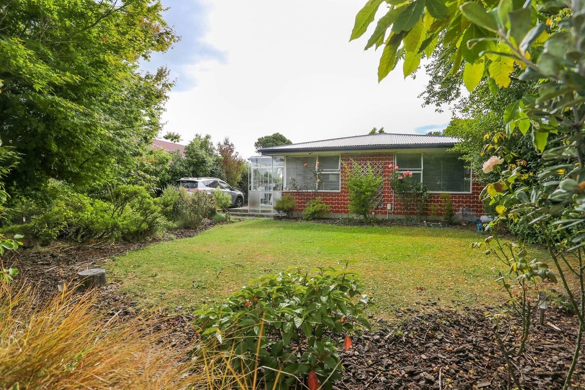6 Aileen Place, Upper Riccarton, Christchurch - Carousel 1