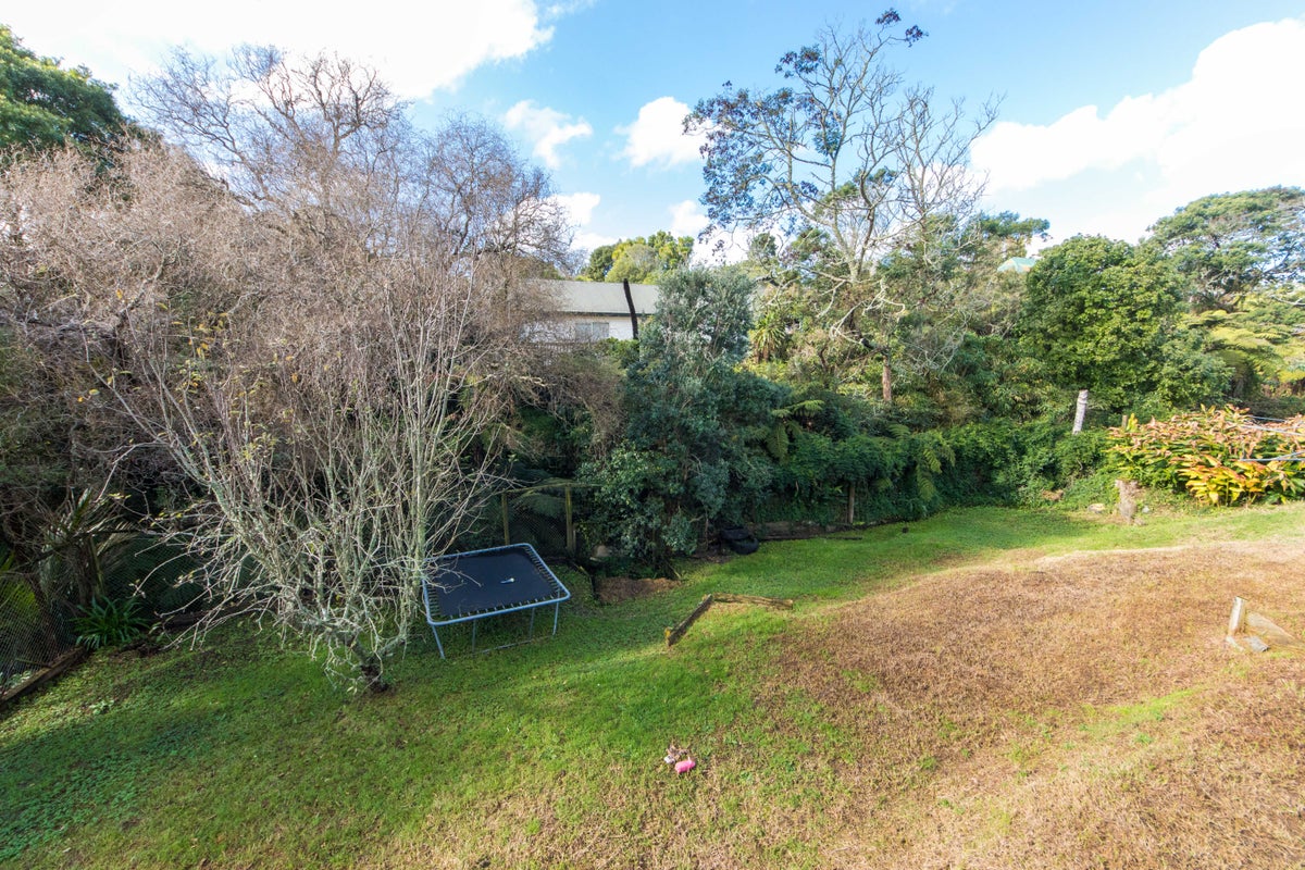 8 Sunnyside Road, Sunnyvale, Auckland - Carousel 19