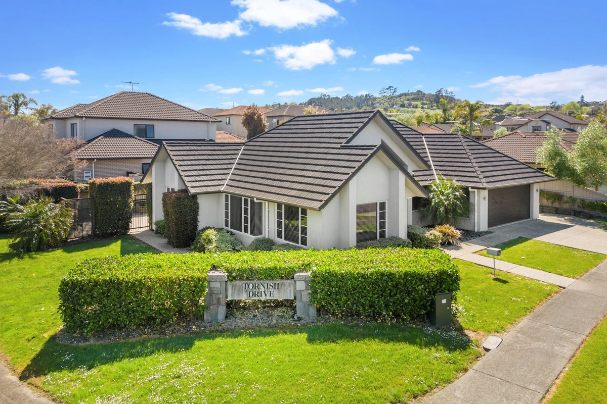 151 Cyril French Drive, Flat Bush, Auckland - Carousel 1