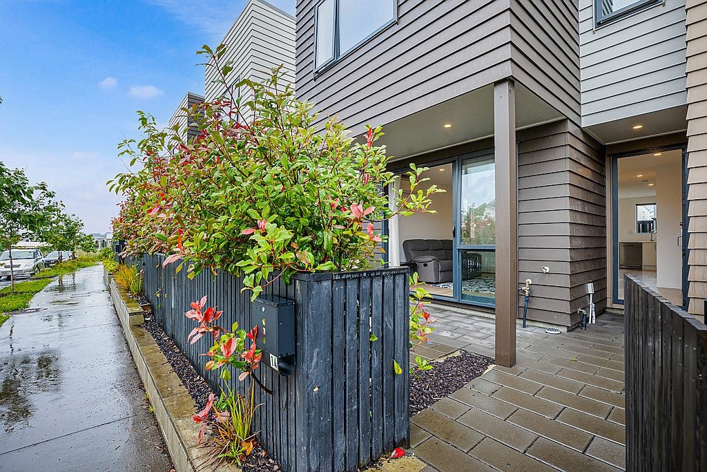 14 Autumn Blaze Street, Hobsonville, Auckland - Carousel 2