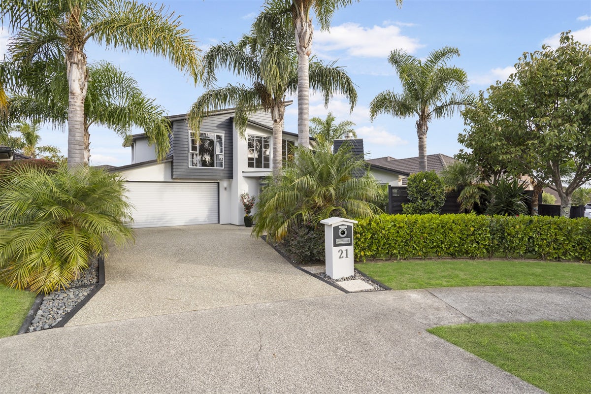 21 Fernloche Place, Flat Bush, Auckland - Carousel 2