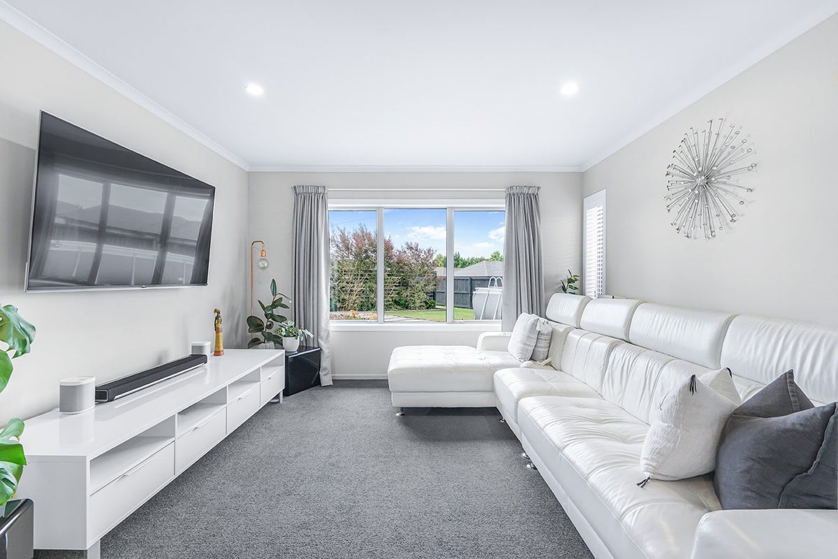 20 Teatree Close, Huntington, Hamilton - Carousel 2