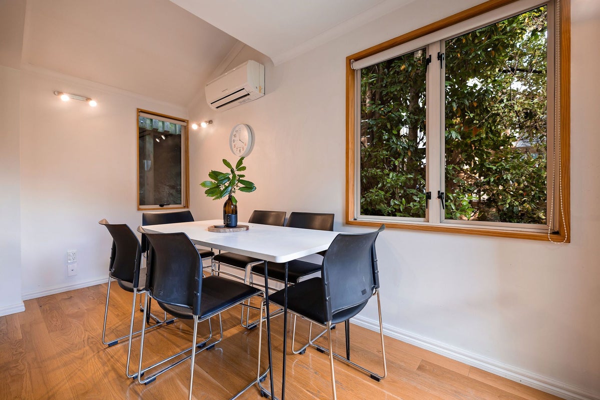 30A MacKinnon Terrace, Sunshine Bay, Queenstown - Carousel 2