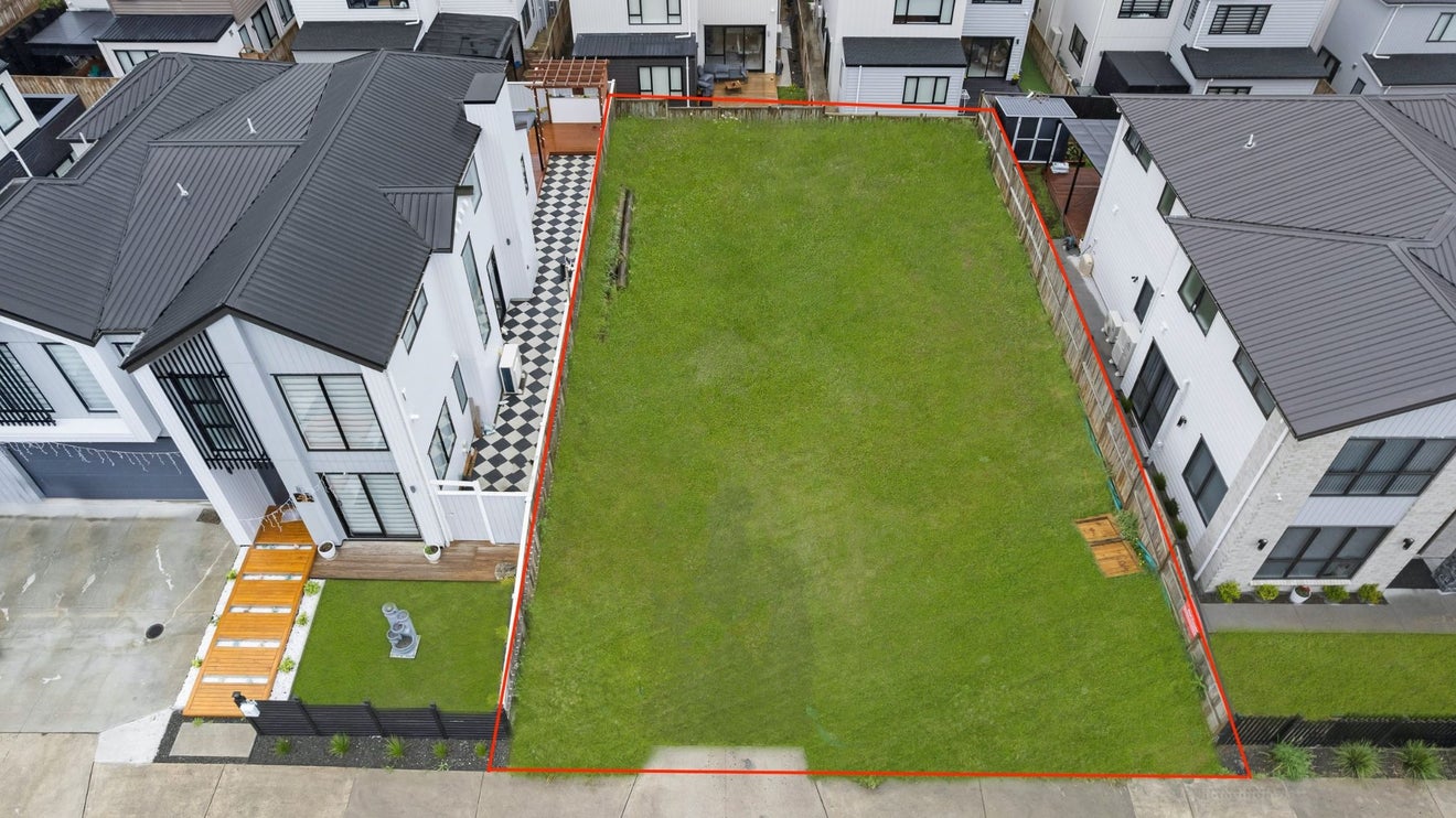 56 Michael Bosher Way, Flat Bush, Auckland - Carousel 1