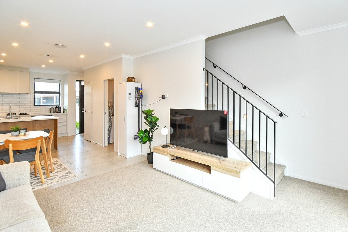 39 Periko Way, Takanini, Auckland - Carousel 2