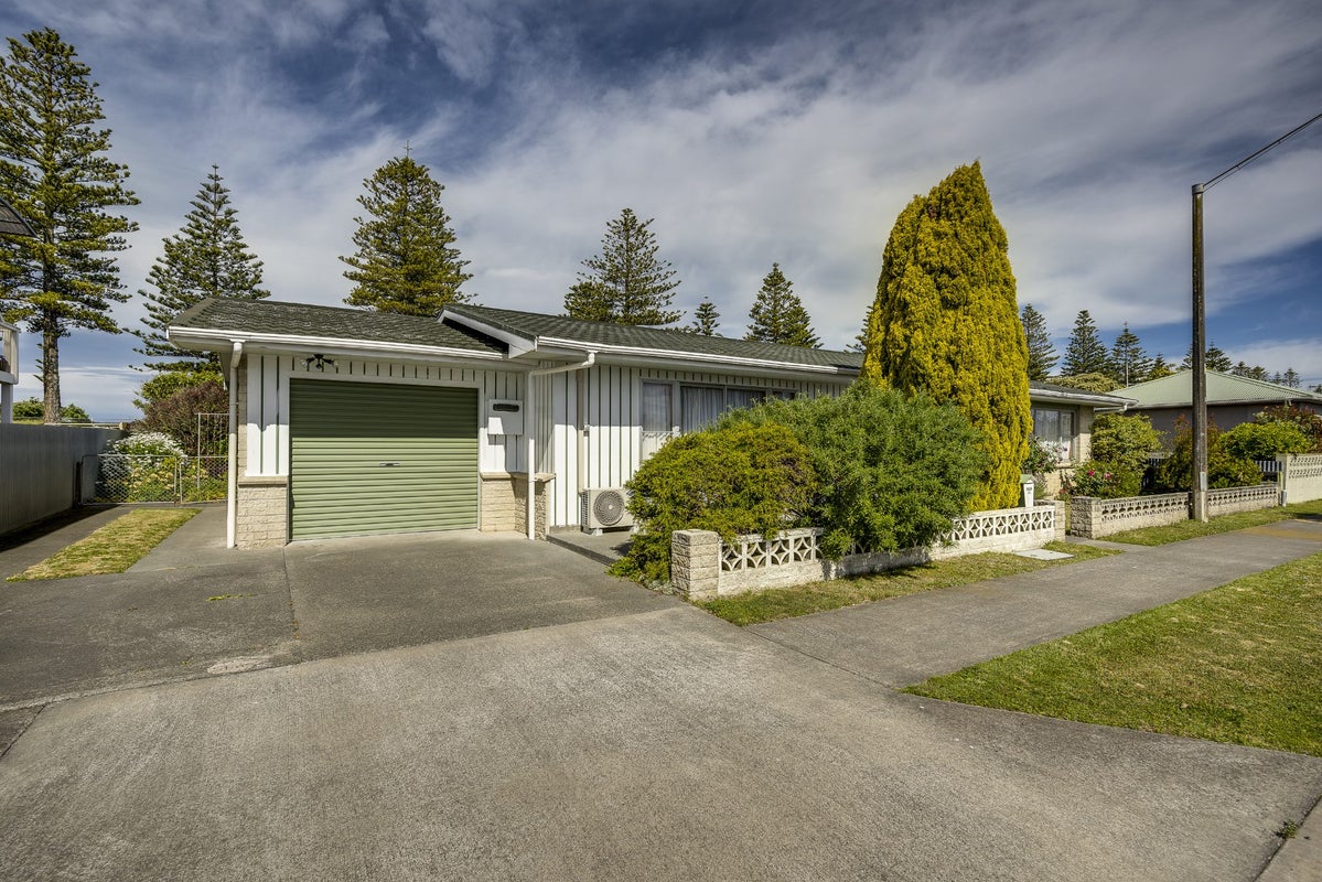 102A Te Awa Avenue, Te Awa, Napier - Carousel 1