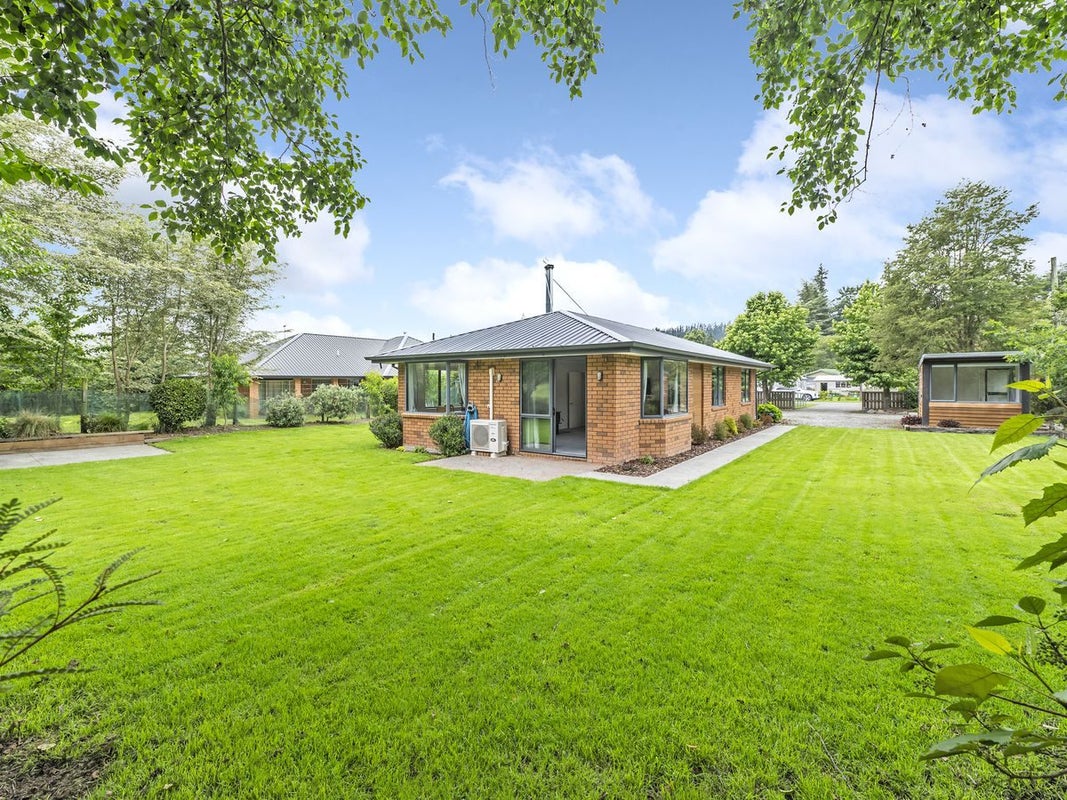 5 Railway Terrace, Glentunnel, Coalgate - Carousel 1