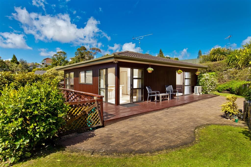 4 Honeysuckle Lane, Mairangi Bay, Auckland - Carousel 2
