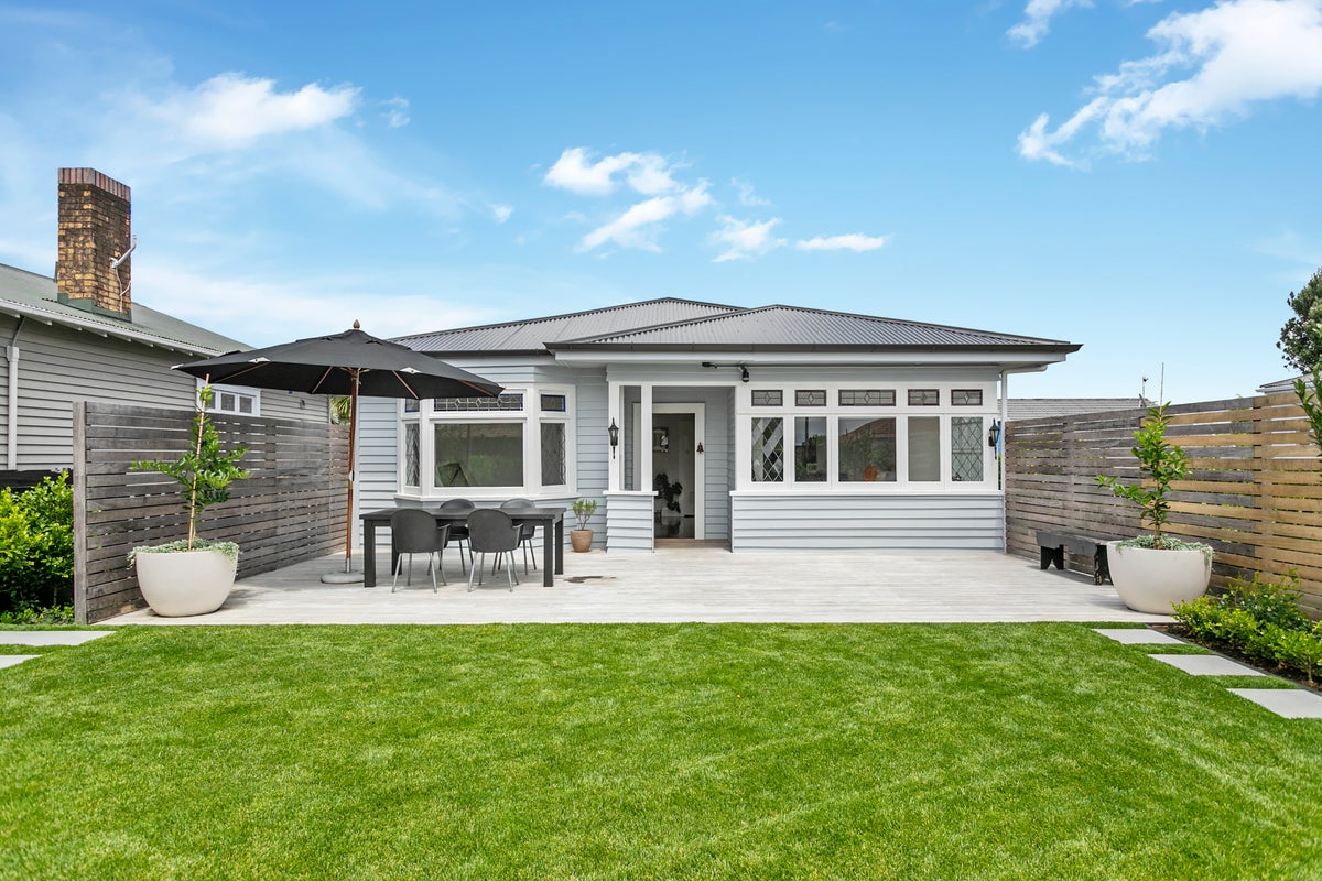 305A Mount Albert Road, Wesley, Auckland - Carousel 1