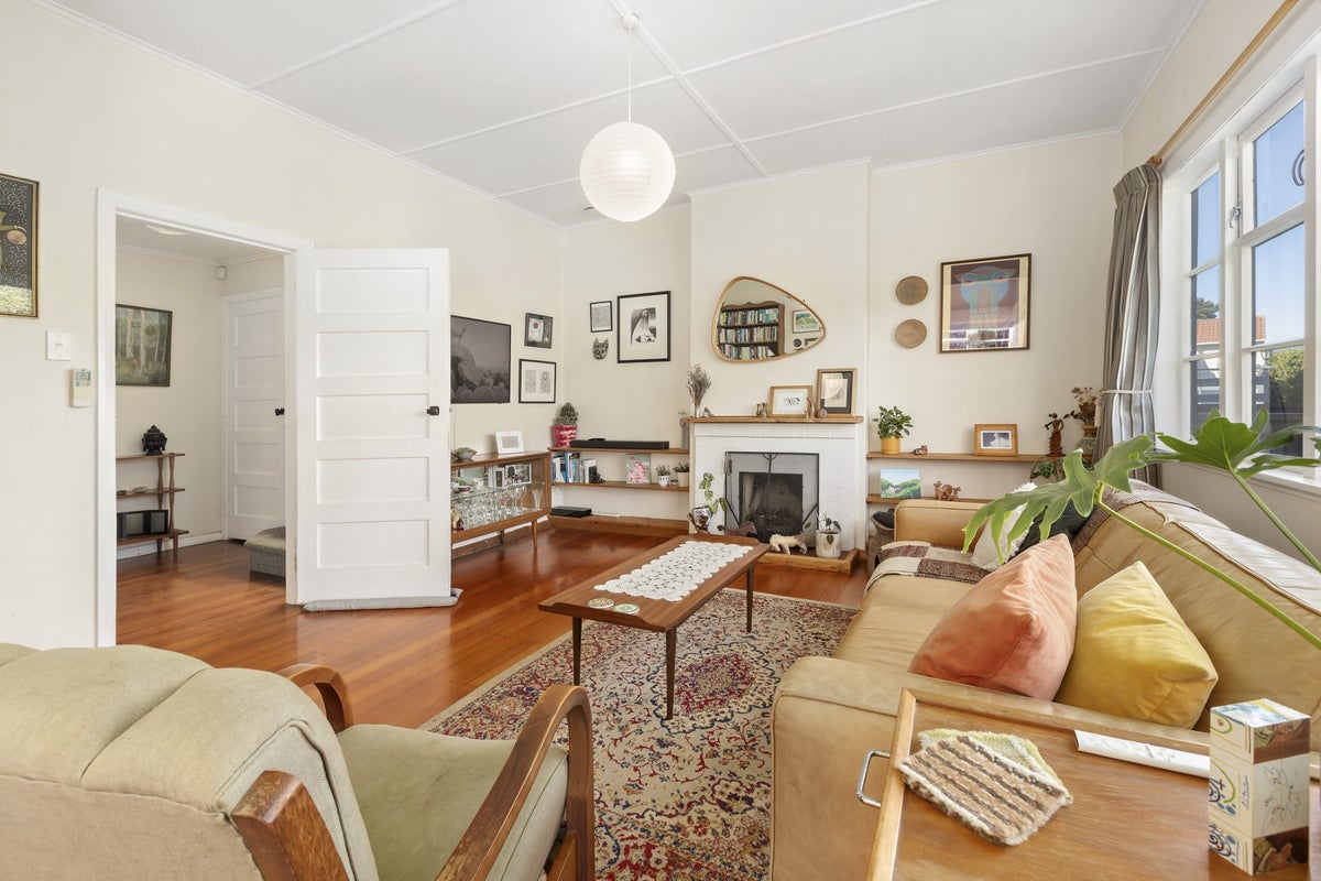 2 Worcester Street, Wilton, Wellington - Carousel 2