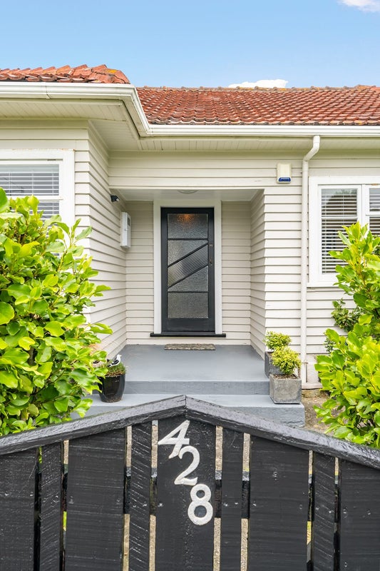 428 Jackson Street, Petone, Lower Hutt - Carousel 32
