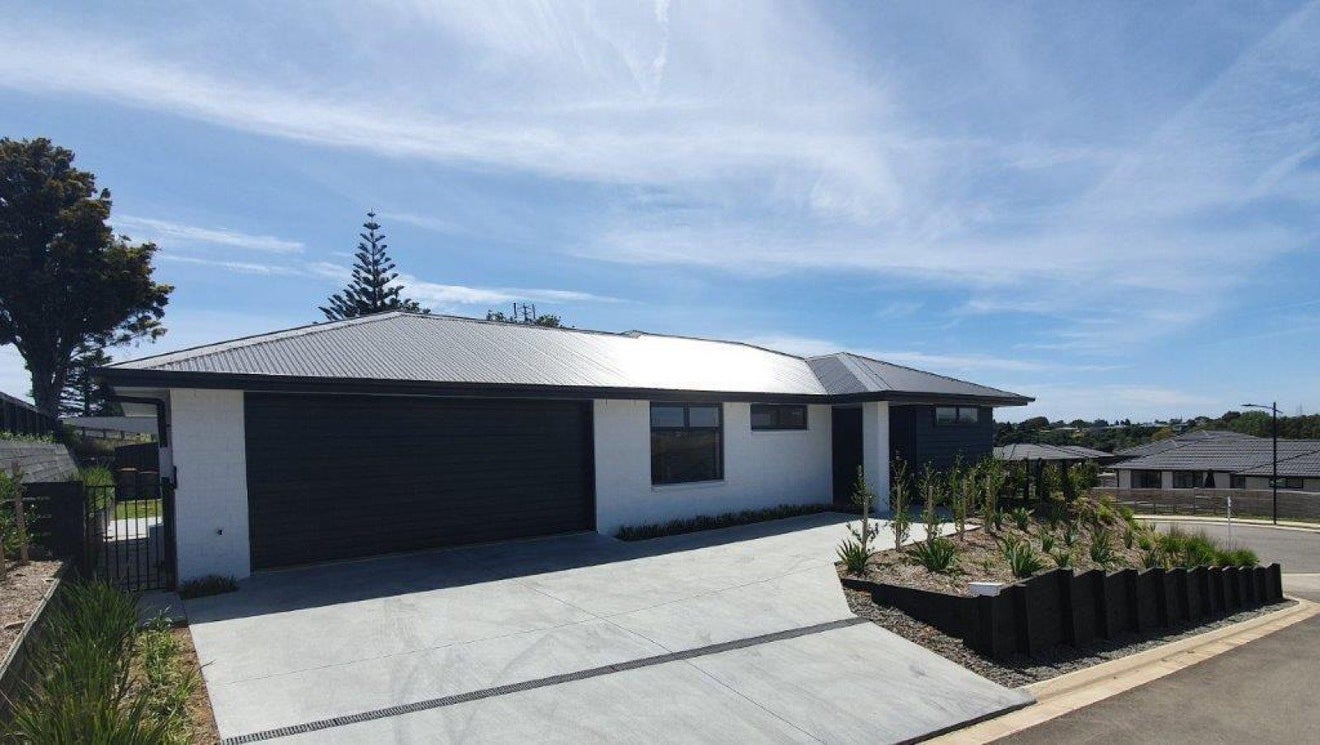 2 Western Rise, Hurworth, New Plymouth - Carousel 1