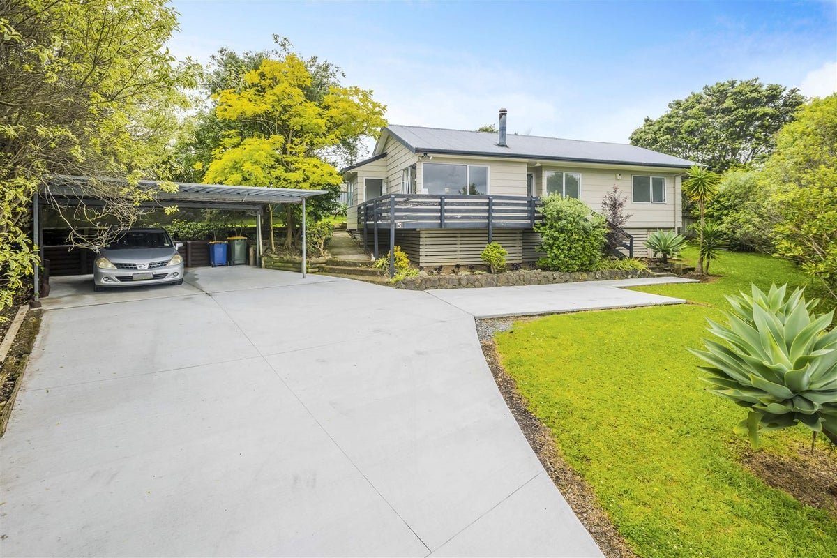 5 Wally Nola Place, Henderson, Auckland - Carousel 1