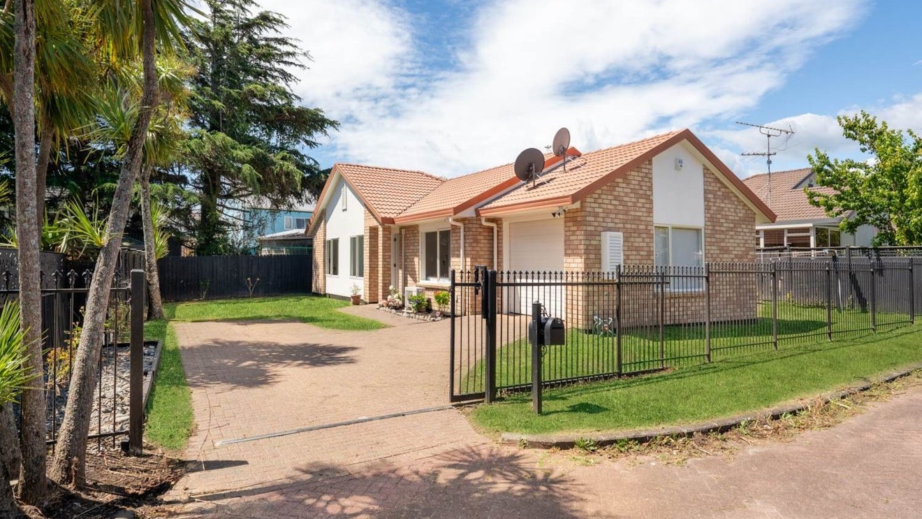 75 Sheriff Place, Randwick Park, Auckland - Carousel 1