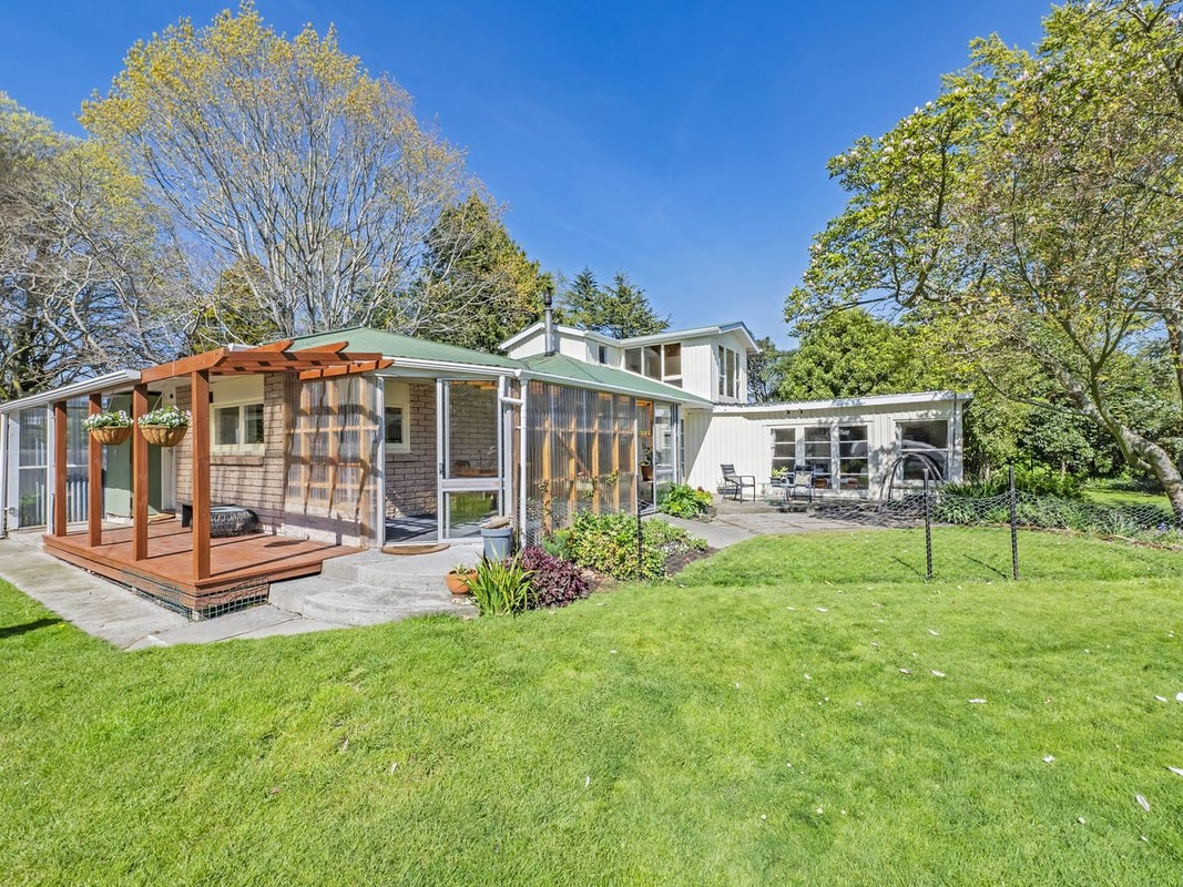 39 High Street, Southbridge, Southbridge - Carousel 1