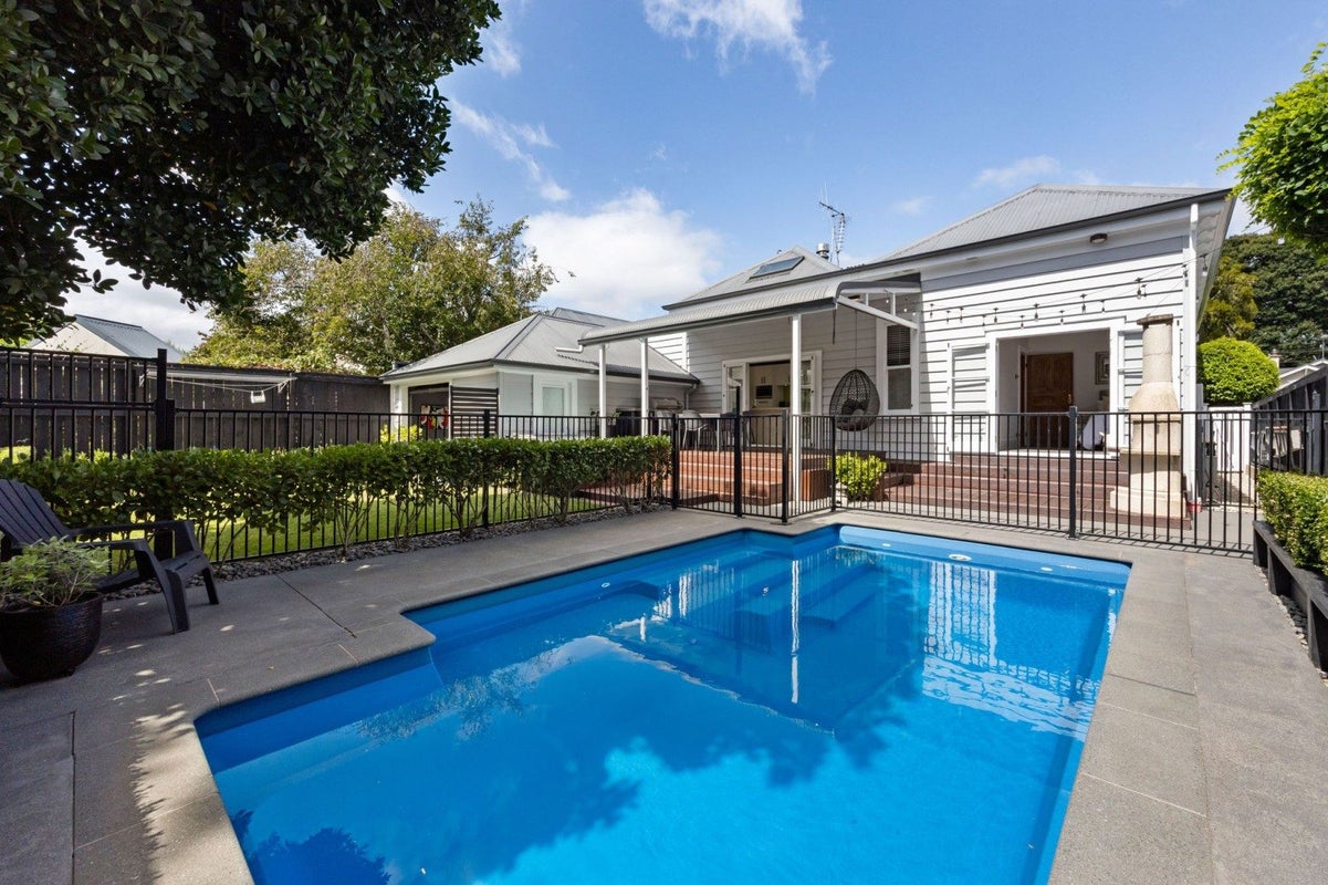 230 River Road, Claudelands, Hamilton - Carousel 2