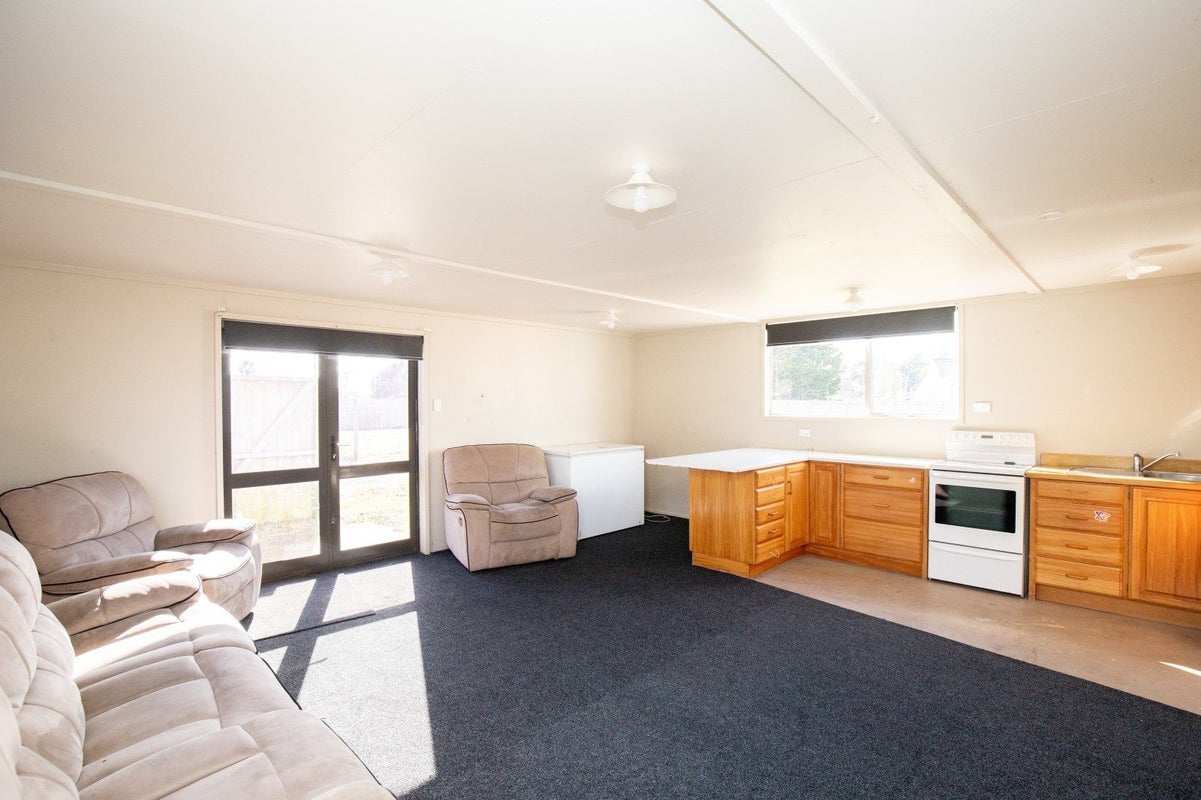10A Fernleigh Avenue, Waiuku, Waiuku - Carousel 2
