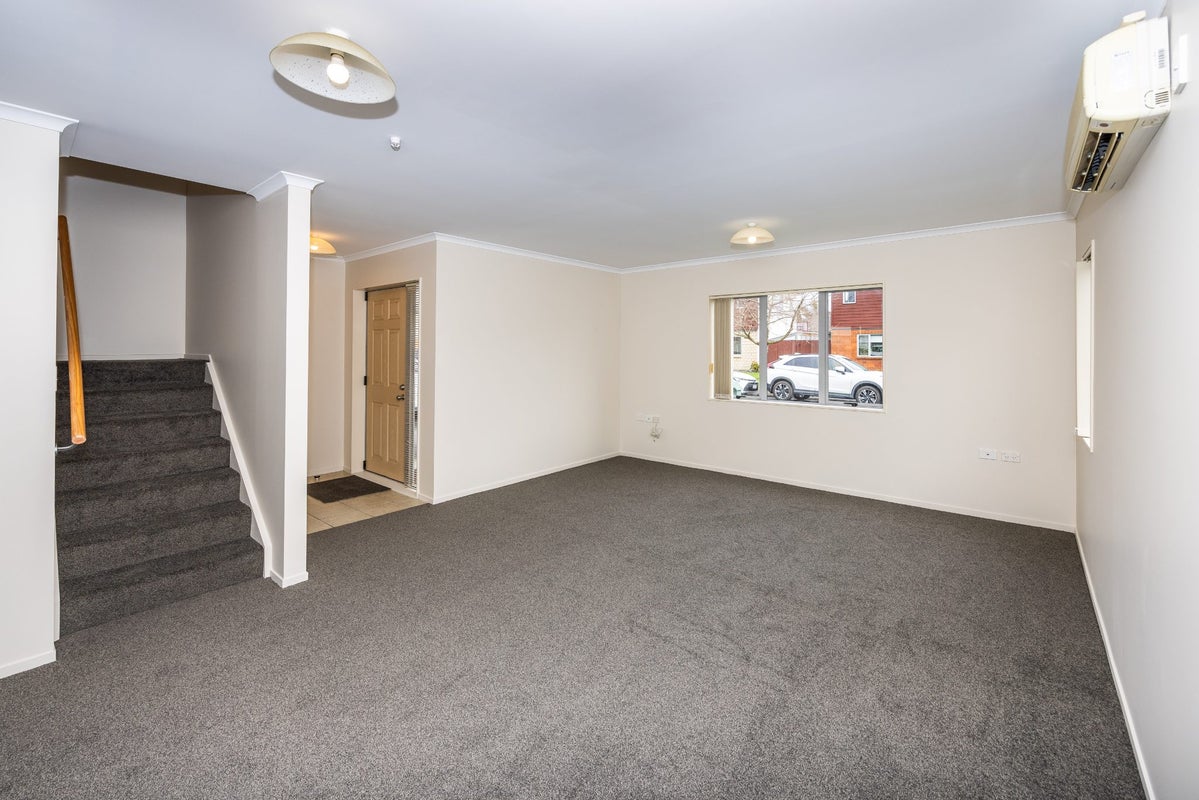 24 Rene Way, Huntington, Hamilton - Carousel 2