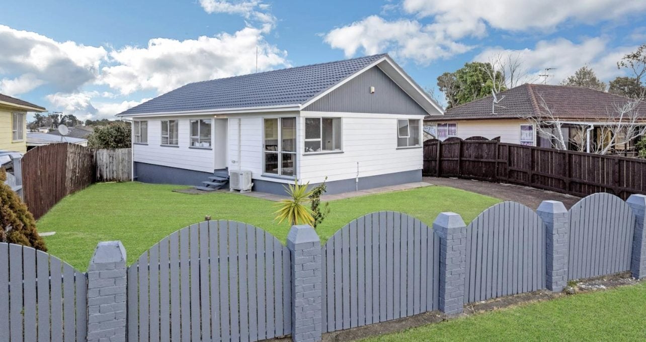 55 Alabaster Drive, Papatoetoe, Auckland - Carousel 1