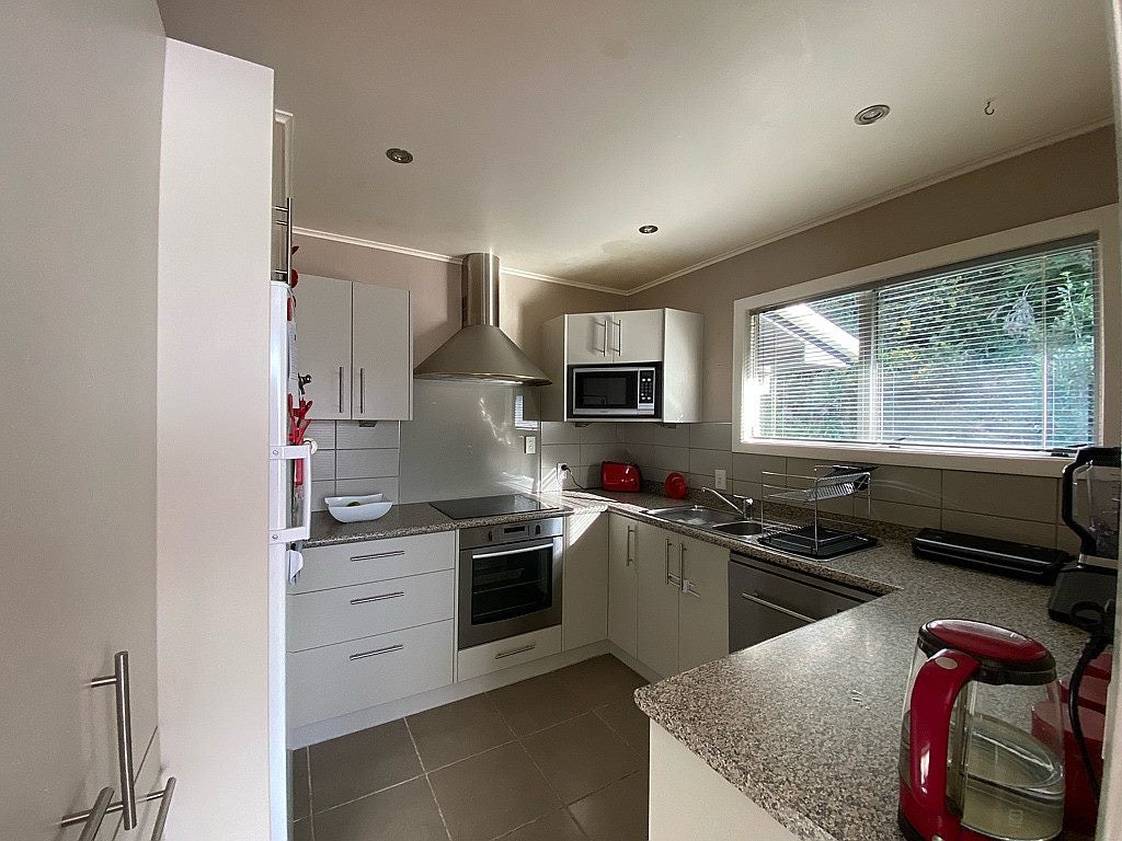 29 Wisteria Grove, Maungaraki, Lower Hutt - Carousel 2