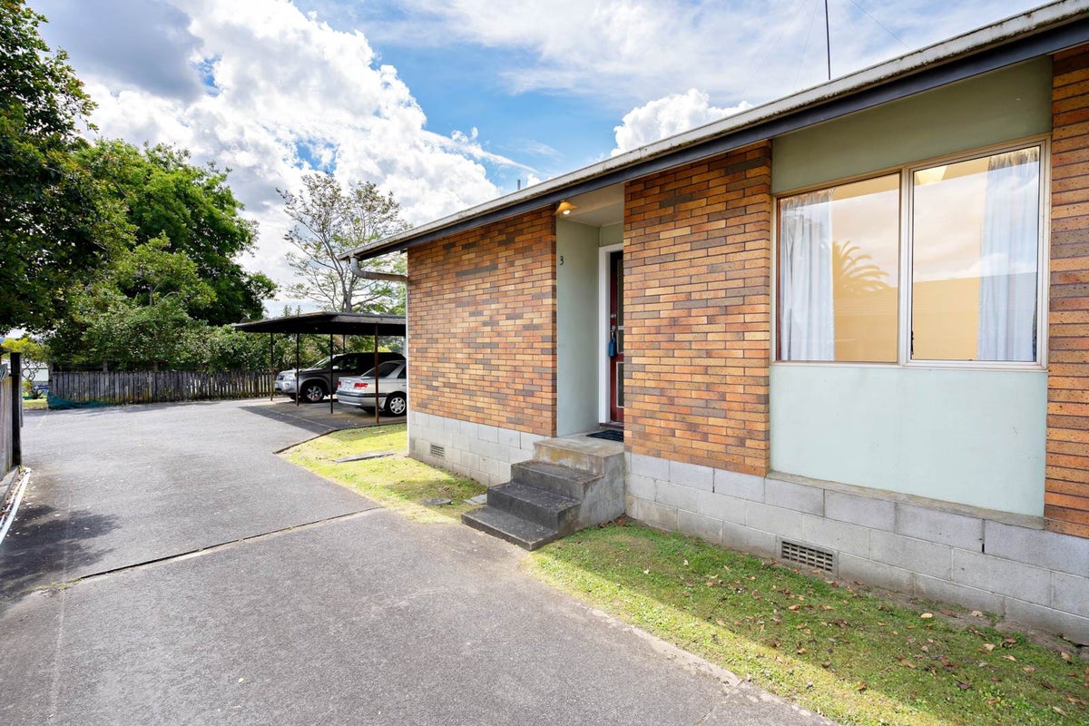 3/236 Te Atatu Road, Te Atatu South, Auckland - Carousel 2