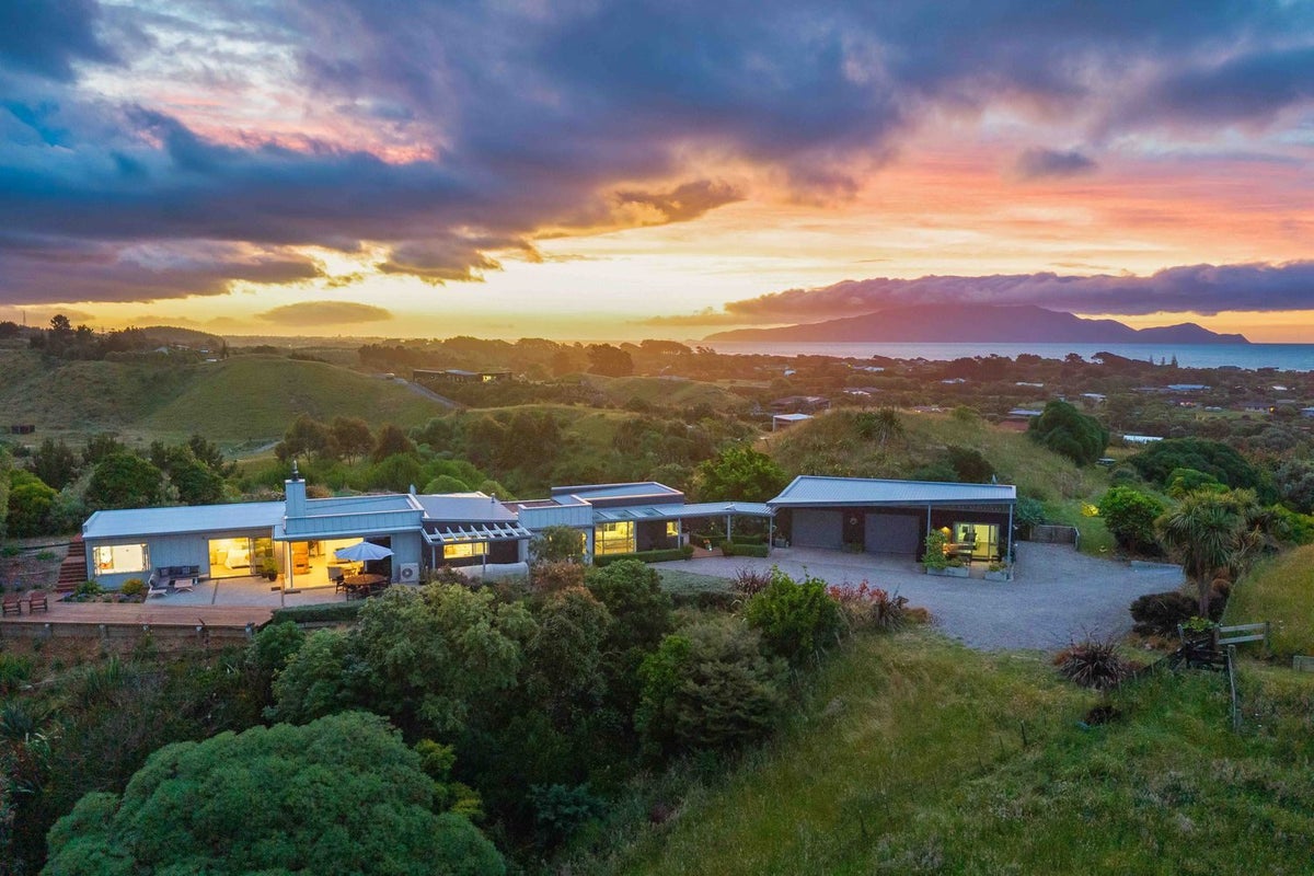 104 Raukawa Road, Peka Peka, Waikanae - Carousel 1