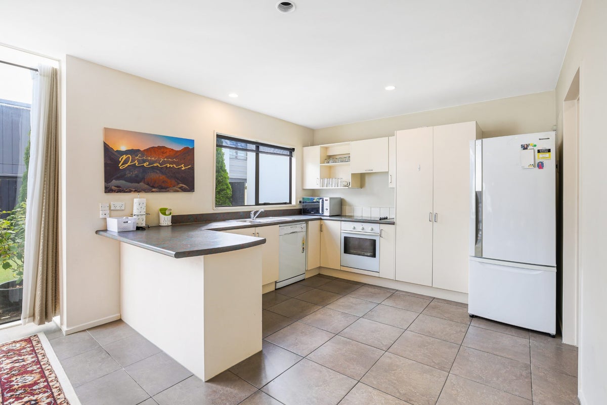 2/44 London Street, Richmond, Christchurch - Carousel 2