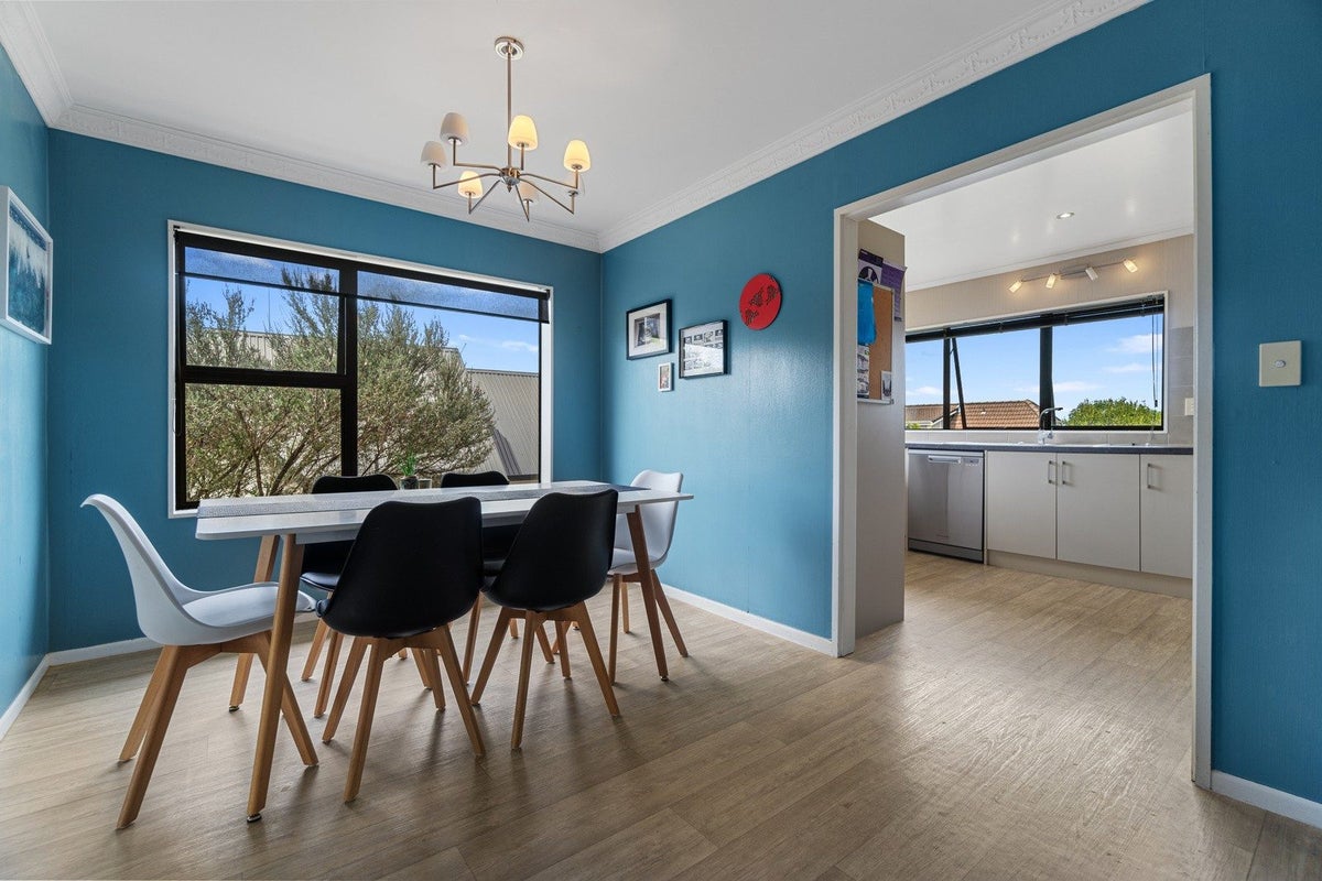25 Ngaio Place, Pukete, Hamilton - Carousel 2