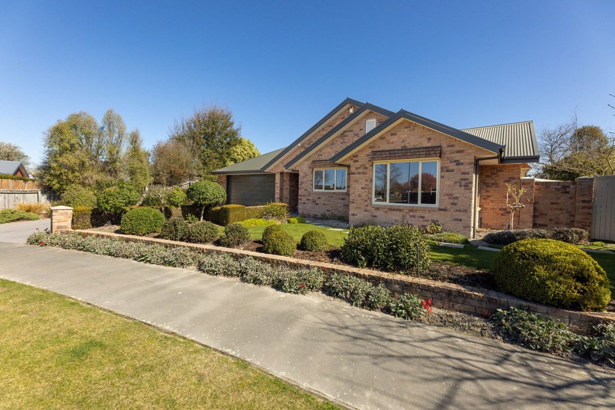 67 Coolspring Way, Redwood, Christchurch - Carousel 2