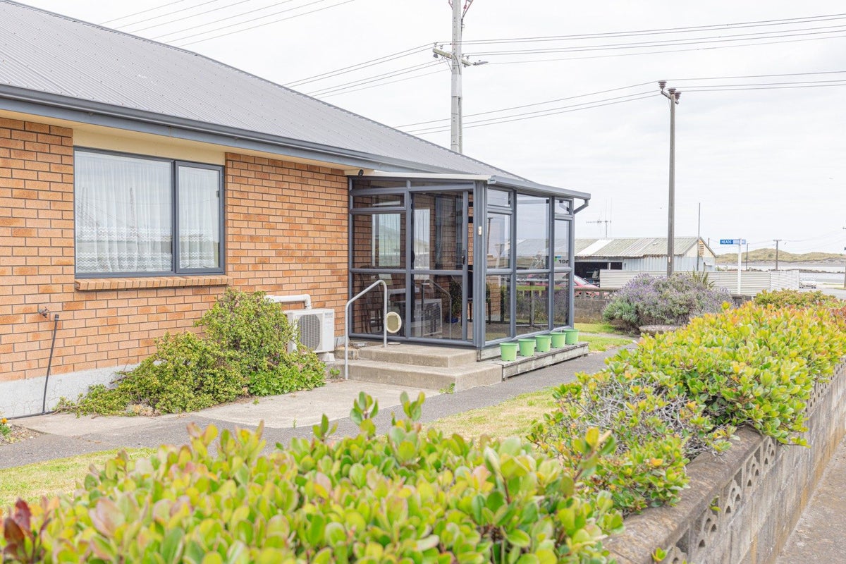 2 Mosston Road, Castlecliff, Whanganui - Carousel 21