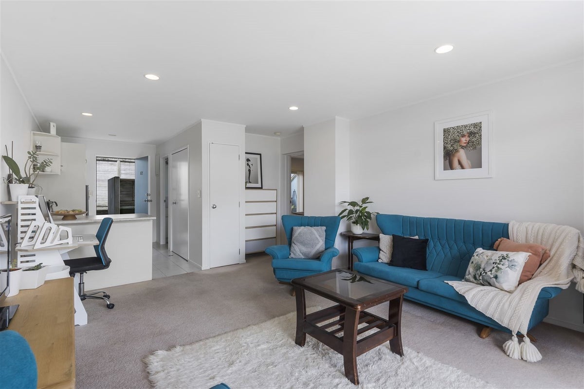 2C/20 Ian Marwick Place, Birkenhead, Auckland - Carousel 1