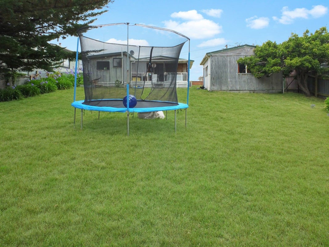 9 Hennessey Street East, Foxton Beach, Foxton - Carousel 13